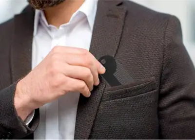 psychology suggests about men who always carry a small comb