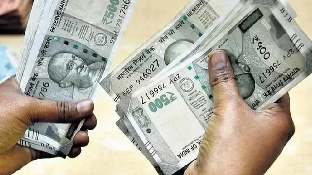 Survey reveals Indian family spending is increasing 