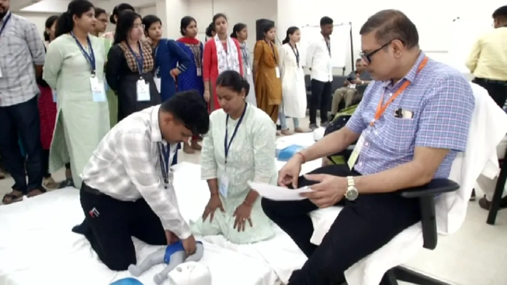 Seminar organised on awareness of Heart Attack and CPR in IMS & SUM Hospital, Campus-2.