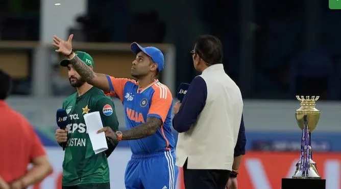  Pakistan opt to bat in asia cup fight captains snub handshake