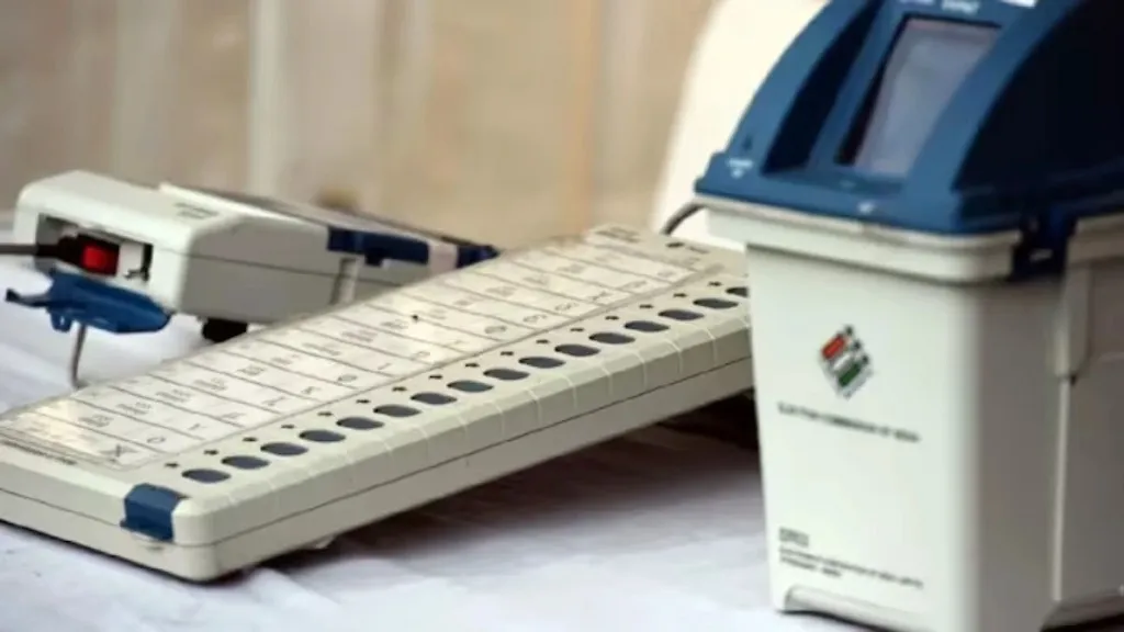 ବିହାର ଭୋଟ ପାଇଁ EC ଙ୍କ ନୂଆ ଗାଇଡଲାଇନ, EVM ବାଲଟ ପେପରରେ ରହିବ ପ୍ରାର୍ଥୀଙ୍କ ରଙ୍ଗୀନ ଫଟୋ 