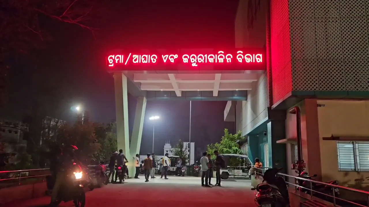 ଦୋକାନ ଭିତରେ ଜଳିଗଲେ ଯୁବକ, ପୋଡ଼ିଯାଇଛି ଶରୀର ୭୦ ପ୍ରତିଶତ