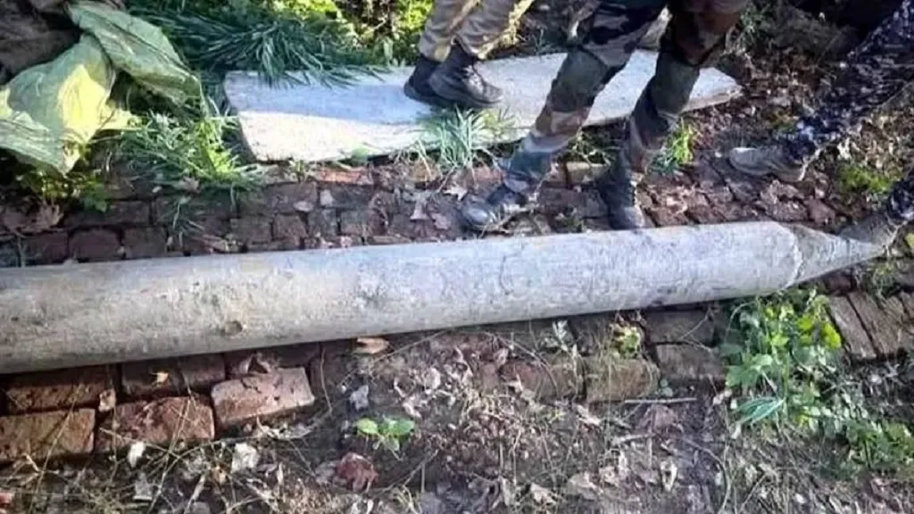 ଅପରେସନ ସିନ୍ଦୂର କାଳରେ କାଶ୍ମୀର ଜନବସତୀକୁ ଟାର୍ଗେଟ କରିଥିଲା ପାକ୍, ଡାଲ ହ୍ରଦରୁ ମିଳିଲା ଫତେହ-୧ ମିଜାଇଲ