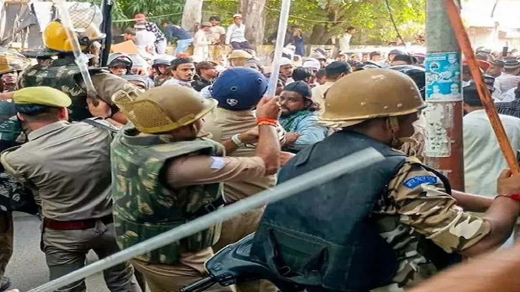 ବରେଲୀରେ ଟେଲିକମ ସେବା ୪୮ ଘଣ୍ଟା ନିଲମ୍ବିତ, ନେଟ୍ ଓ SMS ସେବା ମଧ୍ୟ ଠପ