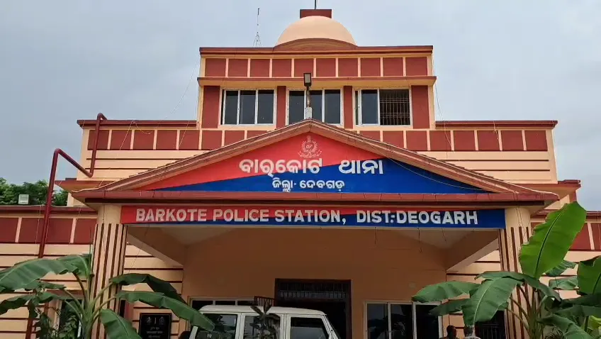 ମେଣ୍ଢି ପାଇଁ ବାପାକୁ ଟାଙ୍ଗିଆରେ ହାଣି ହତ୍ୟା କଲା ପୁଅ 