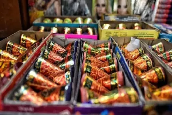 ଦୀପାବଳିରେ ସବୁଜ ବାଣକୁ ମିଳିପାରେ ମଞ୍ଜୁରୀ, ଆବେଦନର ସମ୍ପର୍କିତ ରାୟ ସଂରକ୍ଷିତ ରଖିଲେ ସୁପ୍ରିମକୋର୍ଟ