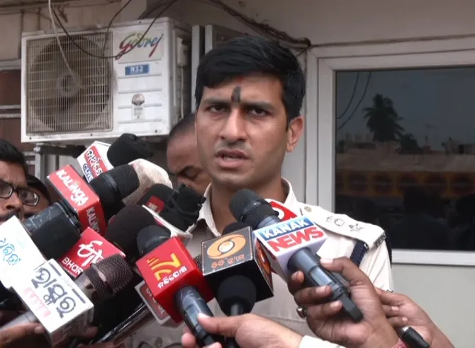 corona-vaccine-stop-in-odisha