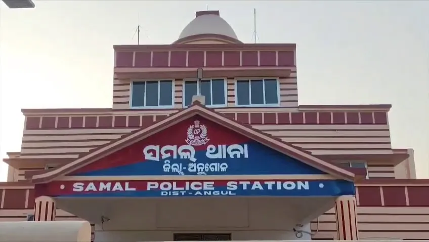 ହାତରେ ଫୁଟିଲା ଦେଶୀ ବୋମା : ଚାଲିଗଲା ପୁଅଙ୍କ ଜୀବନ, ବାପା ଗୁରୁତର