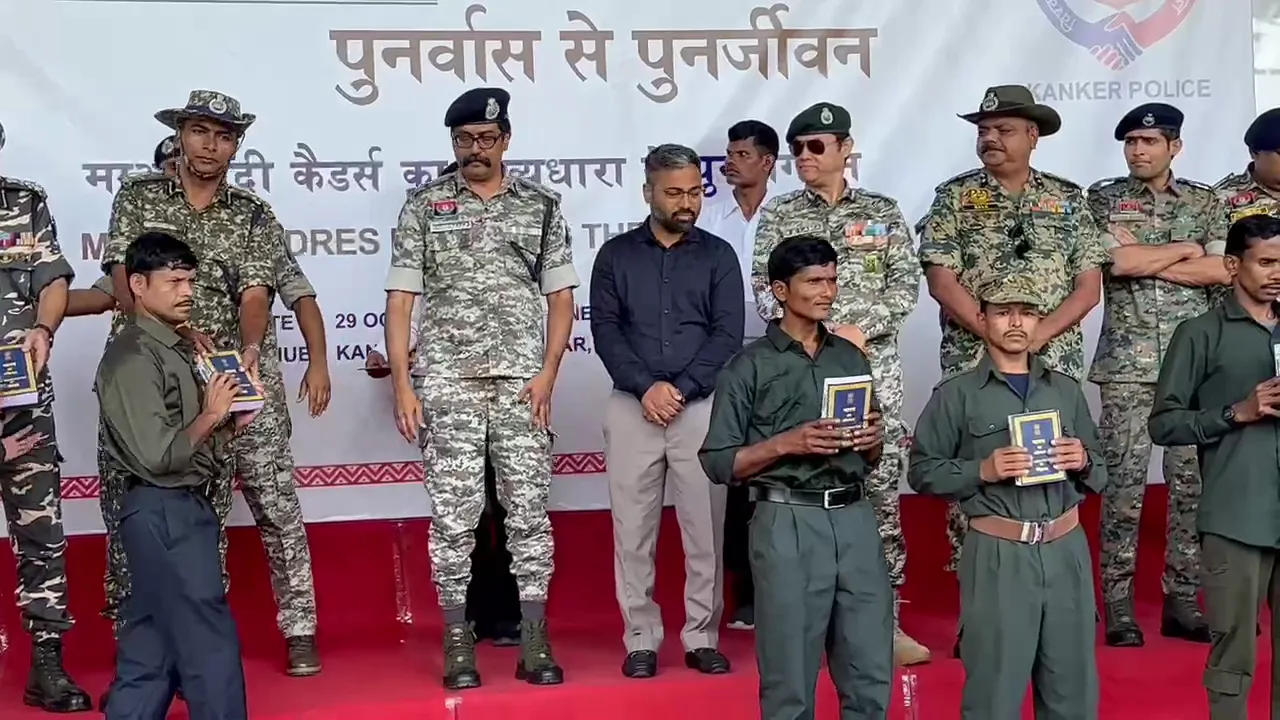 army-navy-and-iaf-salute-corona-warriors