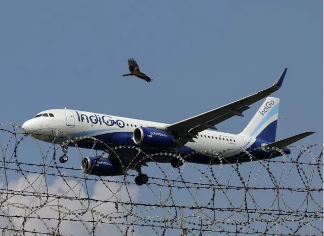 ‘ବିମାନରେ ଏକ ମାନବ ବୋମା ଅଛି , ଏହାକୁ ହାଇଦ୍ରାବାଦ ନିଅ ନାହିଁ ’ : ଇଣ୍ଡିଗୋ ଫ୍ଲାଇଟ୍‌କୁ ଧମକପୂର୍ଣ୍ଣ ମେଲ୍‌