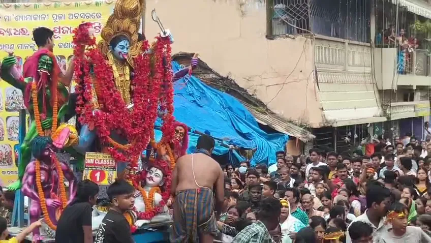 ସରିଲା ବିଦ୍ୟାଧରପୁରର ପ୍ରସିଦ୍ଧ କାଳୀ ଭସାଣି, ଦେଖିବାକୁ ନାହିଁ ନଥିବା ଭିଡ଼