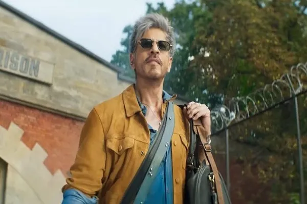 ଜନ୍ମଦିନରେ ଫ୍ୟାନ୍ସଙ୍କୁ ବଡ଼ ଉପହାର ଦେଲେ ଶାହରୁଖ, ଆସିଲା ‘କିଙ୍ଗ୍‌’ର ଫାଷ୍ଟ ଲୁକ୍