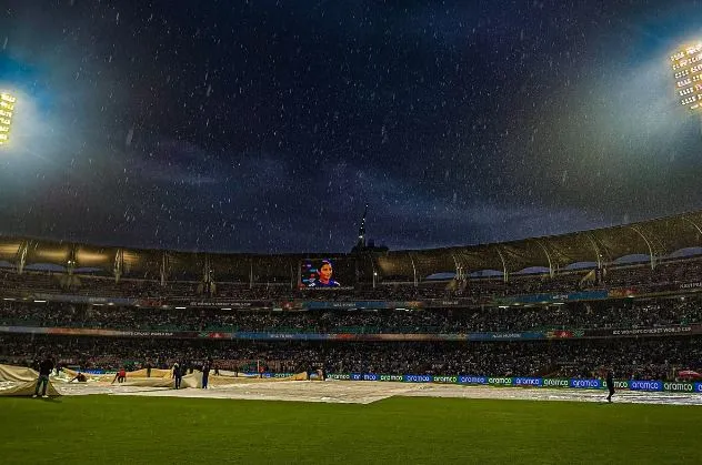 INDW vs SAW: Finalବର୍ଷା ଯୋଗୁଁ ପଡ଼ି ପାରିନି ଟସ୍, କଟିପାରେ ଓଭର 