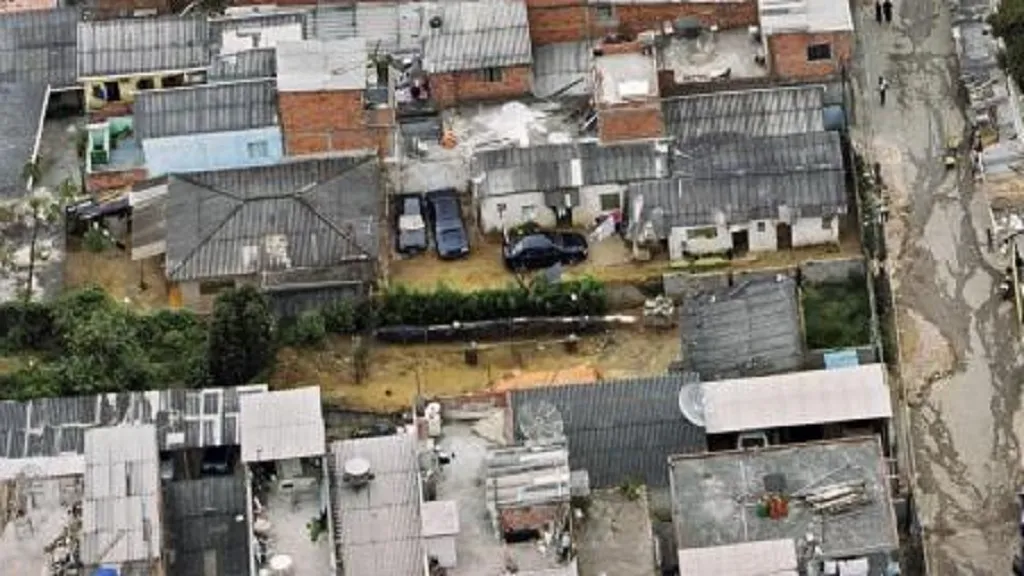 ଏହା ବି ଦୁବାଇ, ଅପରିସ୍କାର ଓ ଅସ୍ୱାସ୍ଥ୍ୟକର ପରିବେଶରେ ରହିବାକୁ ବାଧ୍ୟ ହେଉଛନ୍ତି ଲୋକ, ତୁଟି ଯାଉଛି ଜୀବନର ମୋହ