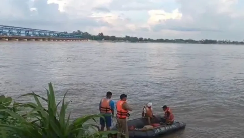 ଗଙ୍ଗାରେ ଡ଼େଇଁ ପଡ଼ିଲେ IIT ଗ୍ରାଜୁଏଟ୍‌ ଯୁବତୀ , ଆଇଏଏସ୍‌ର ପ୍ରସ୍ତୁତି ନେଇ ଖୁବ୍‌ ଅବସାଦରେ ଥିଲେ 