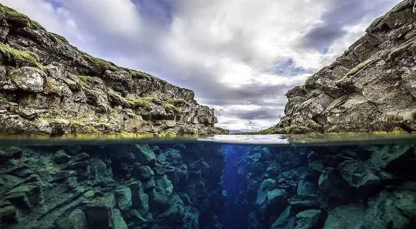 ପ୍ରଶାନ୍ତ ମହାସାଗର ତଳେ ଦୁଇ ଭାଗରେ ବାଣ୍ଟି ହେଉଛି ପୃଥିବୀ ... ଆସିବାକୁ ଯାଉଛି କି ବଡ଼ ବିପର୍ଯ୍ୟୟ ? 