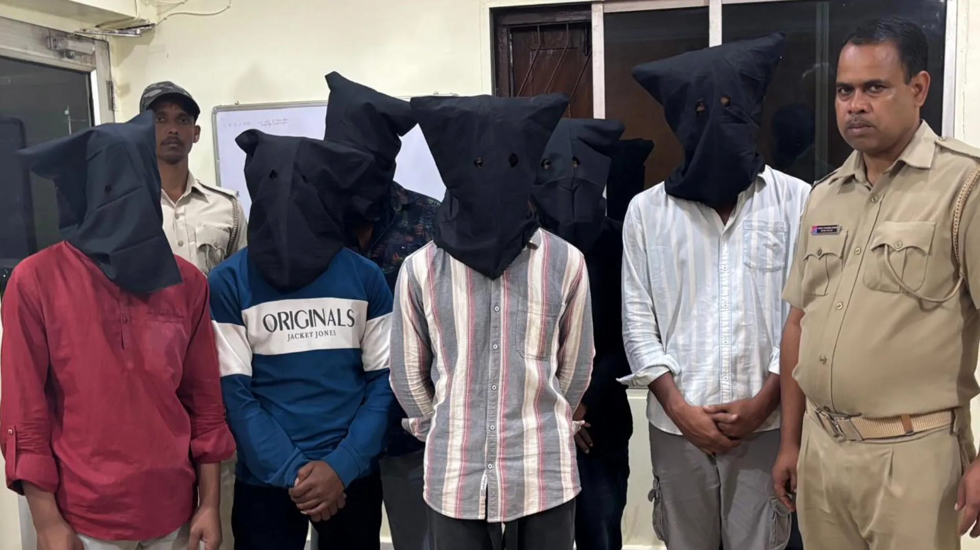 ନଦୀକୂଳରୁ ବ୍ୟକ୍ତିଙ୍କ କ୍ଷତବିକ୍ଷତ ମୃତଦେହ ମିଳିବା ଘଟଣା, ୬ ଗିରଫ 