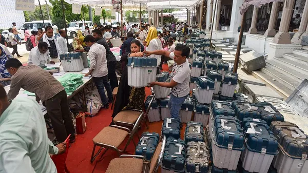 Bihar Election: ଗୁରୁବାର ପ୍ରଥମ ପର୍ଯ୍ୟାୟ ଭୋଟିଂ, ୧୨୧ ଆସନରେ ୧୩୧୪ ପ୍ରାର୍ଥୀଙ୍କ ଭାଗ୍ୟ ପରୀକ୍ଷା