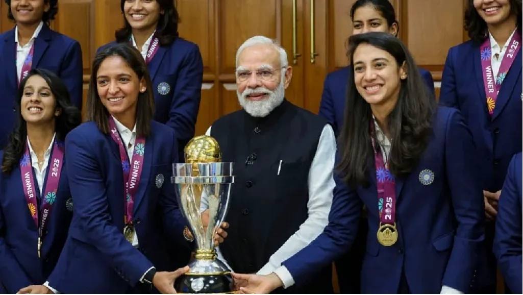 ମୋଦିଙ୍କୁ ଭେଟିଲେ ବିଶ୍ୱ ବିଜୟିନୀ, ପ୍ରଧାନମନ୍ତ୍ରୀଙ୍କୁ ଦେଲେ ଖାସ ଉପହାର