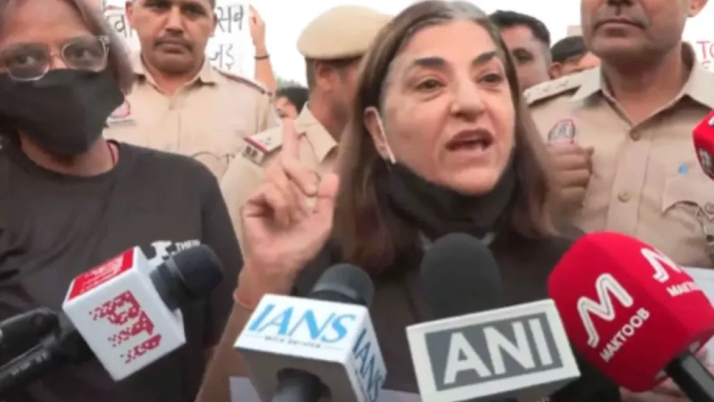 ସୁପ୍ରିମକୋର୍ଟଙ୍କ ଆଦେଶ ଉପରେ ପ୍ରଶ୍ନ ଉଠାଇଲେ ପଶୁ ପ୍ରେମୀ, କହିଲେ- ଏହା କି ପ୍ରକାର ନିଷ୍ପତ୍ତି?