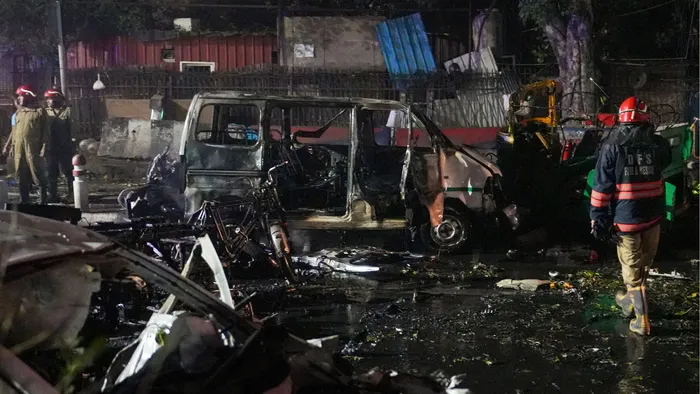 Delhi blast: ‘କାର ଧୀରେ ଧୀରେ ଆସି ରେଡ୍ ଲାଇଟ୍ ପାଖରେ ଅଟକିଲା...’, ଦିଲ୍ଲୀ ବ୍ଲାଷ୍ଟ ଉପରେ କମିଶନରଙ୍କ ବୟାନ