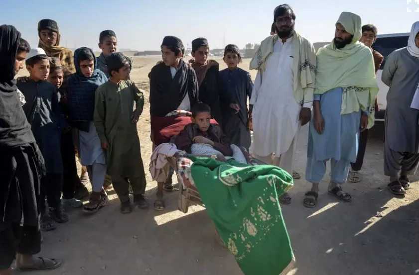a-r-rehman-took-lunch-with-cm-naveen-and-also-took-selfie-with-cm