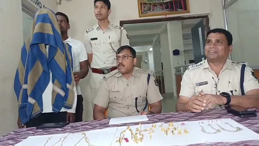 bjd-mla-prabhat-biswal-breaks-down-while-speaking-to-media