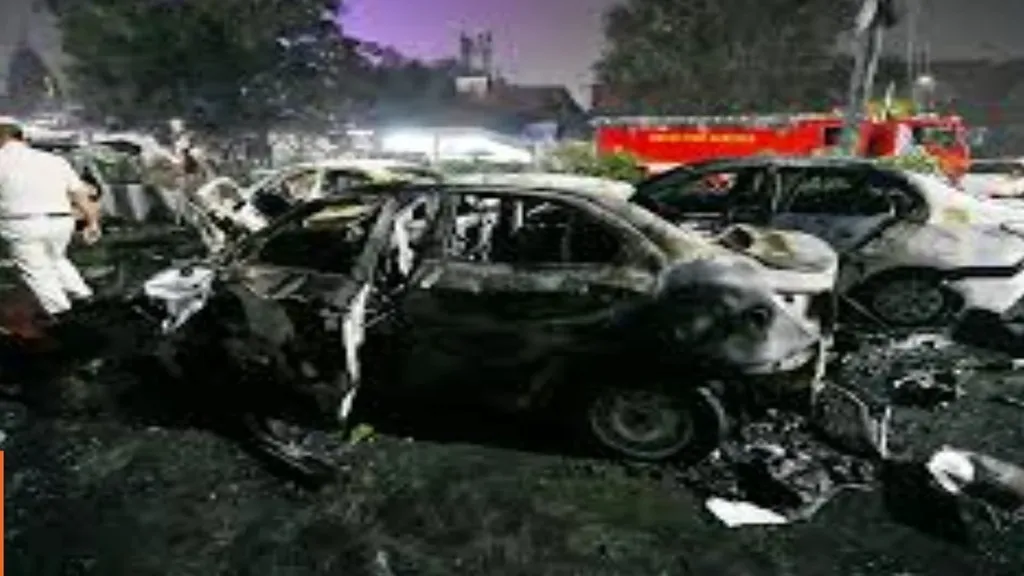 ଆତଙ୍କବାଦ ଗତିବିଦ୍ଧିର ସାମିଲ ଡାକ୍ତରଙ୍କ ଲାଇସେନ୍ସ ରଦ୍ଦ, କାଶ୍ମୀରରେ ମାଟିରେ ମିସିଲା ଉମର ନବୀଙ୍କ ପୈତୃକ ଘର  