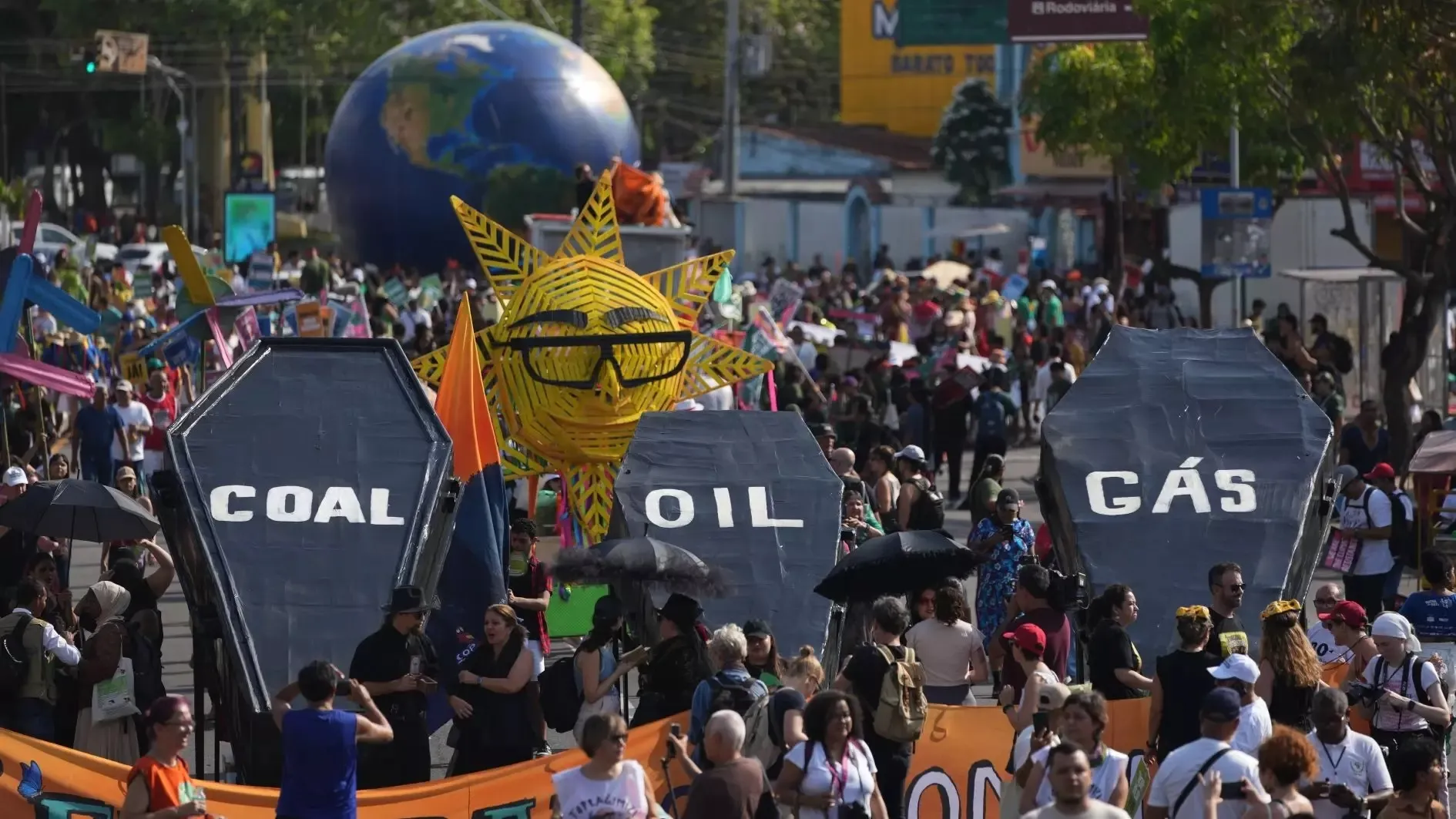 ପ୍ରକୃତିକୁ ବଞ୍ଚାଇବା ପାଇଁ ବିକ୍ଷୋଭ : ବ୍ରାଜିଲରେ ଆନ୍ଦୋଳନ କଲେ ହଜାର ହଜାର ପରିବେଶବିତ୍