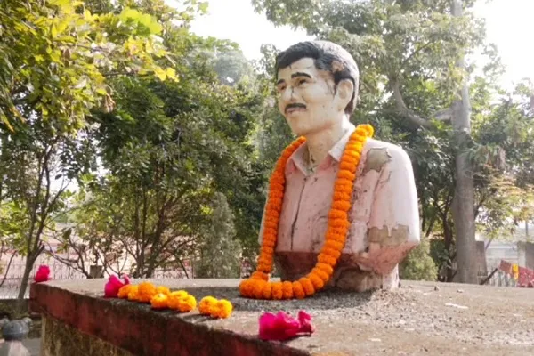 ପୁଣ୍ୟତିଥିରେ ଅକ୍ଷୟ ମହାନ୍ତିଙ୍କ ପ୍ରତି ଅବହେଳା, ବିକୃତ ଅବସ୍ଥାରେ ଓଡ଼ିଆ ସଙ୍ଗୀତ ଜଗତର ସମ୍ରାଟଙ୍କ ପ୍ରତିମୂର୍ତ୍ତି