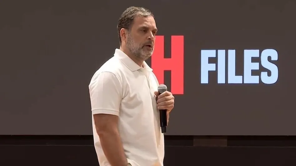 ‘ECଙ୍କୁ ବଦନାମ କରୁଛନ୍ତି ରାହୁଲ ଏବଂ କଂଗ୍ରେସ’: ନିର୍ବାଚନ କମିଶନଙ୍କ ସମର୍ଥନରେ ବାହାରିଲେ ବିଚାରପତି ଏବଂ ଅବସରପ୍ରାପ୍ତ ଅମଲା