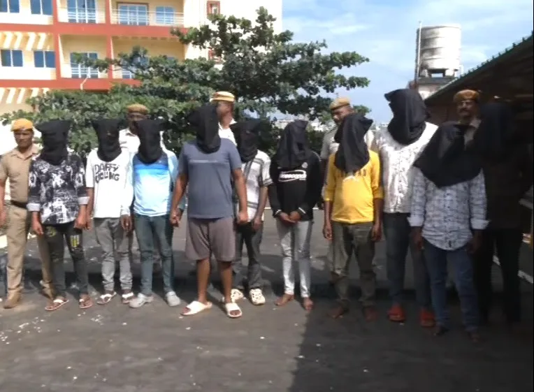 cm-naveen-praise-bjd-mp-cooks-and-distributes-food-for-underprivileged