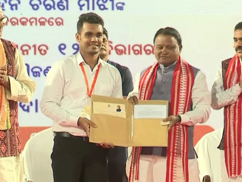 ୭ ହଜାର ୨୩୯ ଜଣଙ୍କୁ ନିଯୁକ୍ତି ପତ୍ର ବାଣ୍ଟିଲେ ମୁଖ୍ୟମନ୍ତ୍ରୀ, ଦୁର୍ନୀତି ନ କରିବାକୁ ଚେତାଇଲେ 