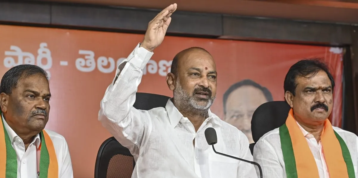 ଭୋଟ୍ ଦେଲେ ମିଳିବ ୧୦ ଲକ୍ଷ ଟଙ୍କା ! ଗାଁ ଲୋକଙ୍କୁ ଲୋଭ ଦେଖାଇଲେ ମନ୍ତ୍ରୀ 