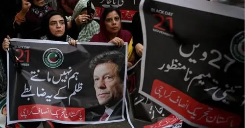 ‘ମୋ ବାପା ଜୀବିତ ଥିବା ପ୍ରମାଣ ଦିଅ...’:  ଇମ୍ରାନଙ୍କ ସହ ଅଘଟଣ ଘଟିଲେ ସରକାର ଦାୟୀ