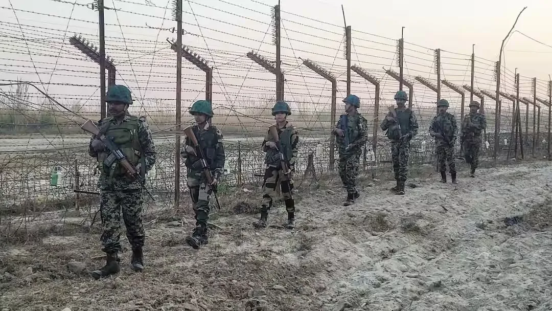 ପାକିସ୍ତାନକୁ ‘ସିନ୍ଦୁର’ ଭୟ ! ସୀମାରୁ ହଟାଇଲା ୭୨ଟି ଆତଙ୍କୀ ଲଞ୍ଚପ୍ୟାଡ୍, ବିଏସଏଫ କହିଲା- ଆମେ ଯୁଦ୍ଧ ପାଇଁ ପ୍ରସ୍ତୁତ