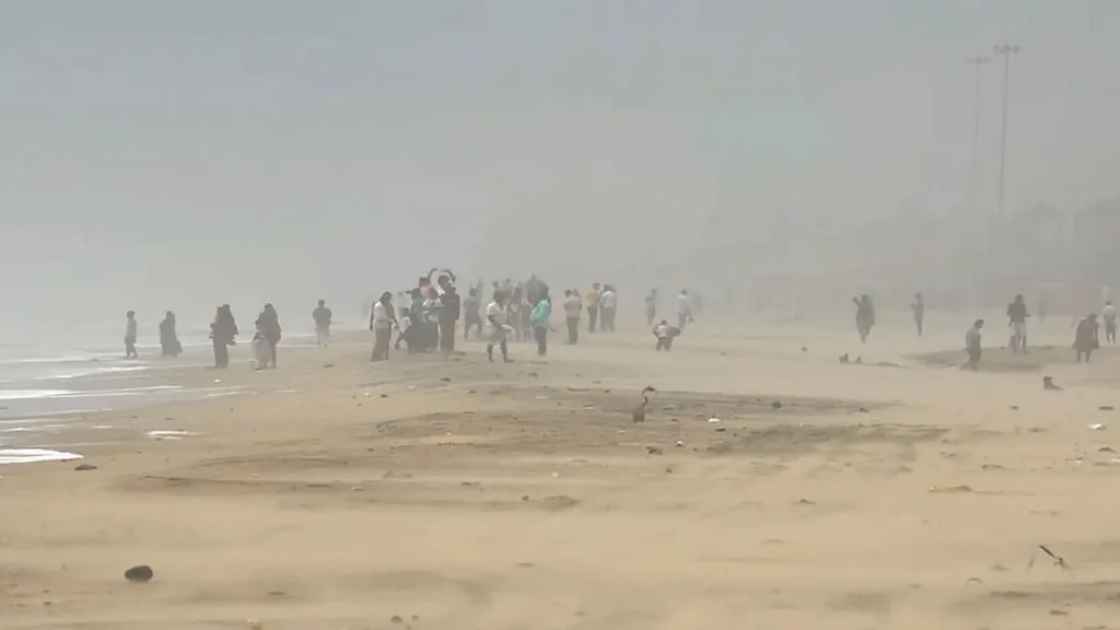 ରୌଦ୍ର ରୂପେ ଧରିଲା ଘୂର୍ଣ୍ଣିବାତ୍ୟା ‘ଡିଟୱା’, ତାମିଲନାଡୁରେ ଭୀଷଣ ବର୍ଷା ଜାରି, ବିଭିନ୍ନ ସ୍ଥାନରେ ୩ ମୃତ