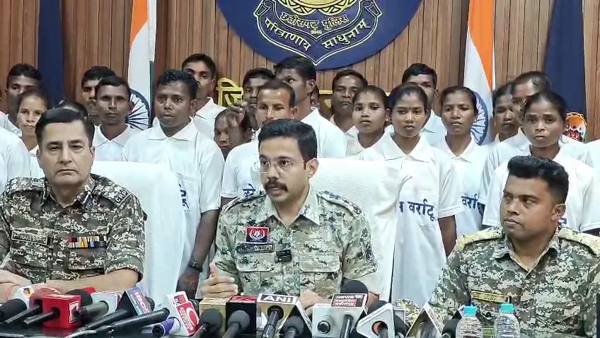 new-covid-wave-hits-singapore-people-advised-to-wear-masks