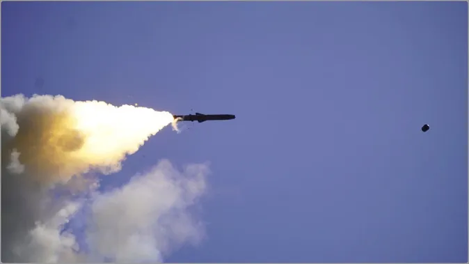 state-women-commission-chairperson-meets-sambalpur-rape-victim-in-burla-medical