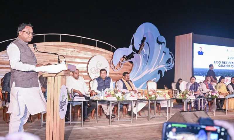 deepika-padukone-and-ranveer-singh-took-blessings-of-bappa