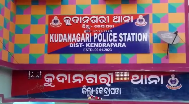 woman-ias-officer-ritika-jindal-stopped-to-do-havan-in-temple