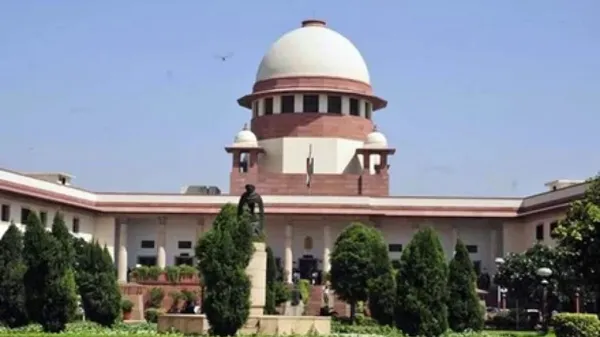 Wife Returns Gold Bangles, Wins Rare Praise | SC