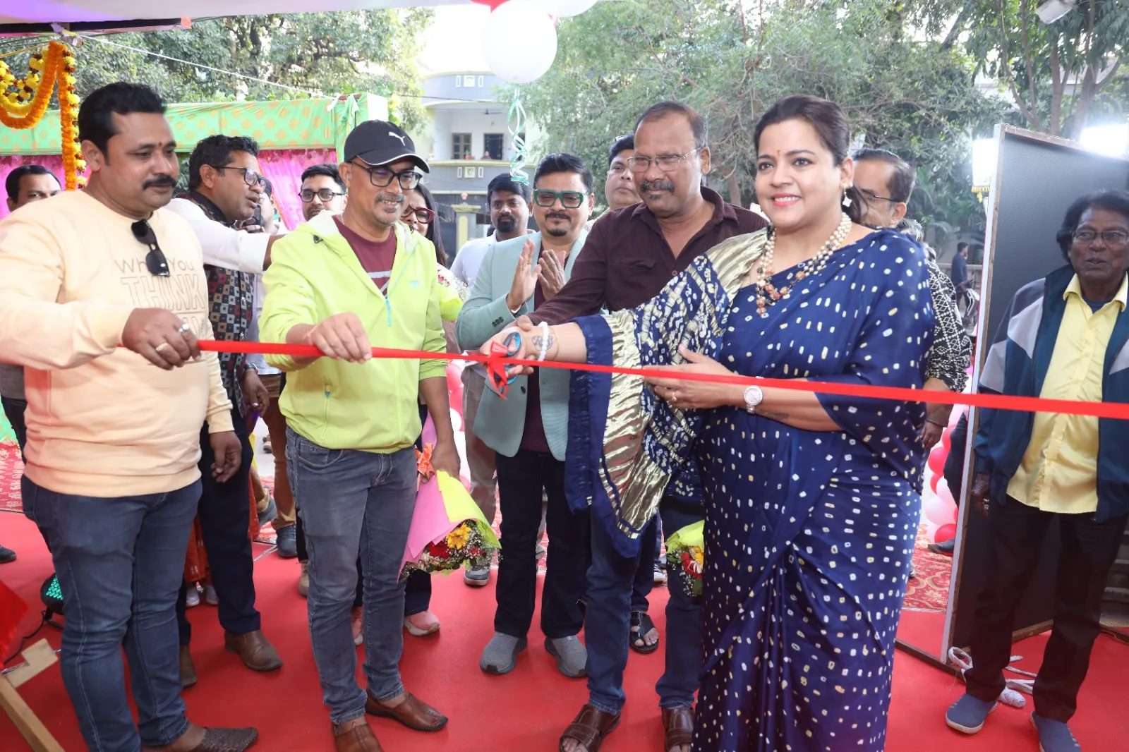 congress-stage-demonstration-against-demonetization-before-bhubaneswar-rbi