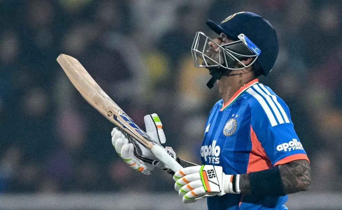 ସୂର୍ଯ୍ୟ ନିଜ ସଟ୍‌କୁ ଶୀତଳ ଭଣ୍ଡାରରେ ରଖି ଦିଅନ୍ତୁ : ଫର୍ମକୁ ନେଇ କଟାକ୍ଷ କଲେ ଗାଭାସ୍କର 