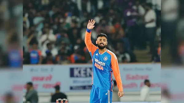 a-statue-of-ddljs-iconic-pose-will-be-installed-at-londons-leicester-square