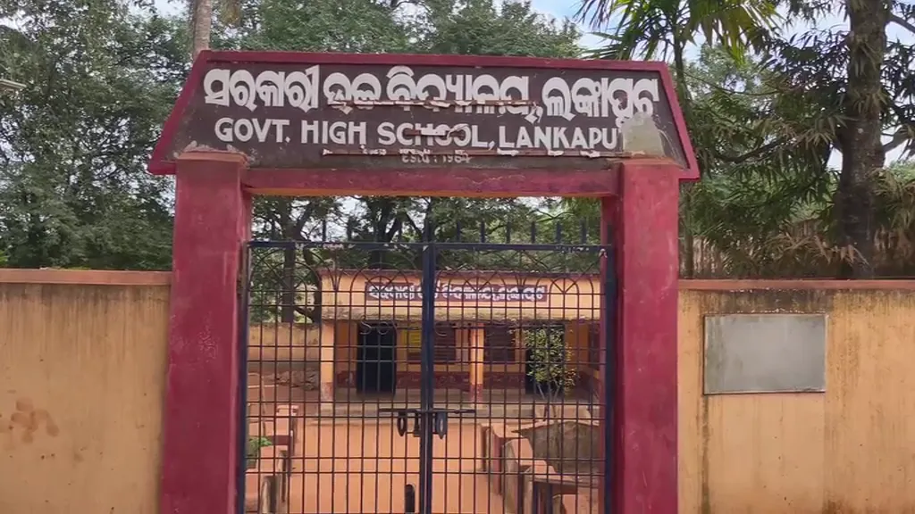 attack-on-the-faith-of-kashmiri-pandits-attack-on-barghshikha-bhavani-temple-miscreants-break-idols