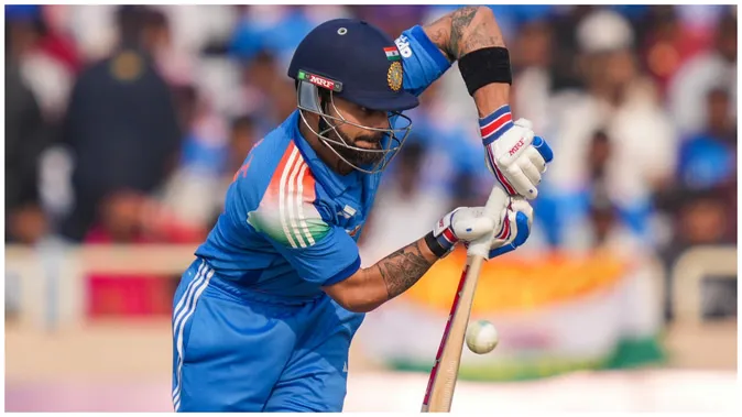 tejas-express-has-come-on-the-target-of-the-stones-vande-india-has-also-been-attacked