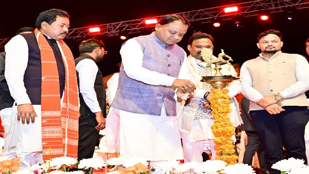 kantara-fame-rishabh-shetty-and-kgf-fame-yash-met-pm-narendra-modi