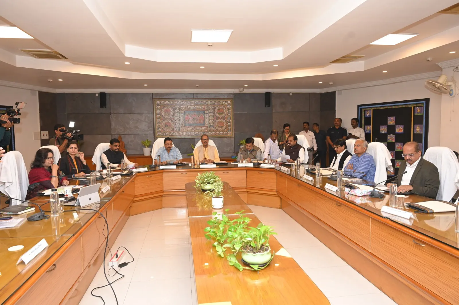 france-rafel-also-inducted-in-indian-navy-after-airforce