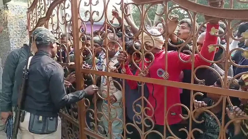 adhir-ranjan-defiant-after-congress-chief-rap-says-cant-back-mamata-banerjee